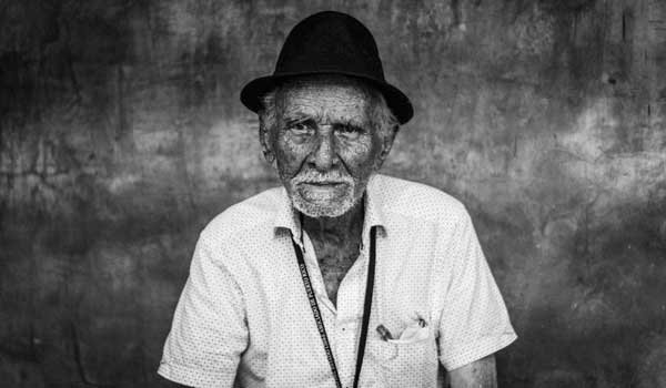 img elderly unsplash ricardo alfarog - Definition of Elderly - 1