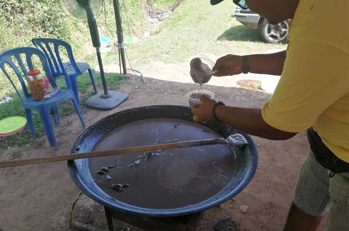 penganan cair panas dodol ongah lubok china 2 min - Penangan Penganan Cair Dodol Ongah, Lubok China - 2